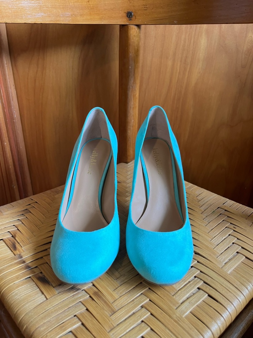 Kelly & Katie Bright Turquoise Suede Round Toe Pumps